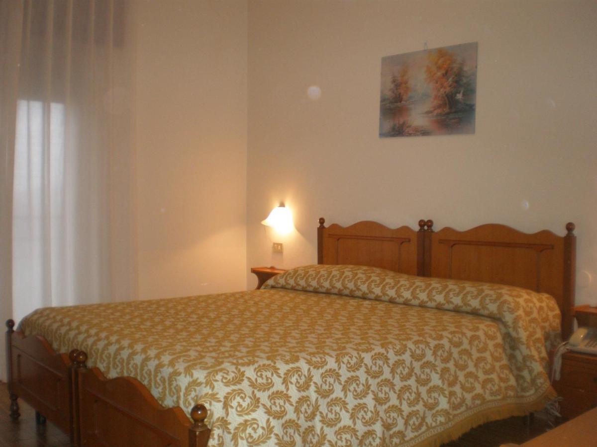 Amelia Hotel Momigno Екстер'єр фото